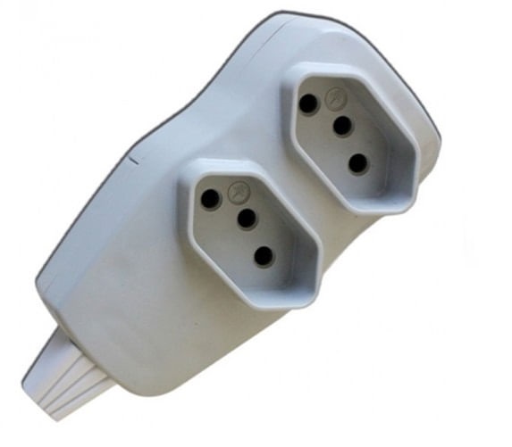 Tomada em Barra 2p+t cz 2 tom 10a f.c