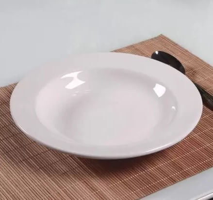 Prato de Porcelana Fundo aba Larga 23cm